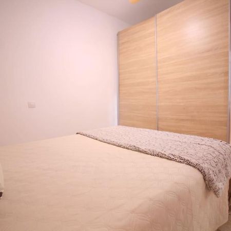 Barrio De Triana - Bidasoa Facil Aparcamiento Séville Extérieur photo
